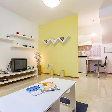 Apartment Slavica 아파트 풀라